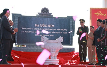 Đặt bia tưởng niệm đường hành lang chiến lược bắc - nam