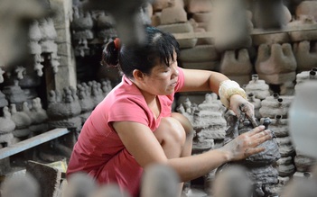 Những người làm lư đồng thủ công dạng 'của hiếm' ở Sài Gòn