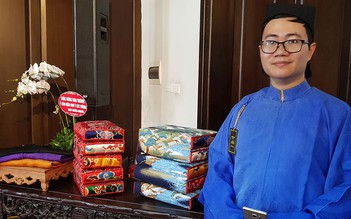 ‘Nền kinh tế’ từ trang phục xưa, lối sống cũ