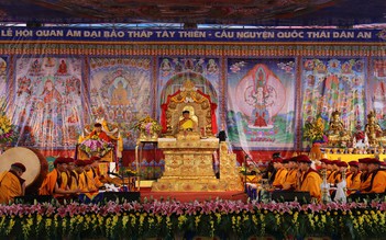 Đức Gyalwang Drukpa cầu an tại Tây Thiên