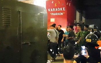 [CHÙM ẢNH] Karaoke Phúc XO bị công an xuyên đêm khám xét