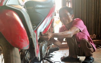 'Thằng Phơi thực sự biết sửa xe máy': Câu chuyện truyền cảm hứng!