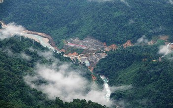 Trực thăng tham gia cứu hộ