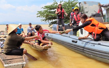 Những đòn bánh tét nghĩa tình