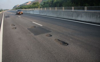 Cao tốc ngàn tỉ vừa đi đã hỏng: Khởi tố 13 kỹ sư, tư vấn giám sát thi công