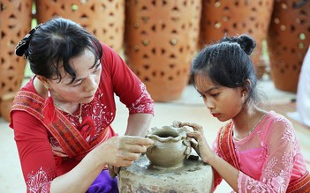 Nghệ thuật gốm Chăm được UNESCO ghi vào danh mục di sản văn hóa phi vật thể