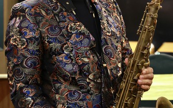 Nghệ sĩ saxophone Lê Duy Mạnh phát hành đĩa than và CD 'Cô đơn'