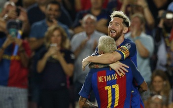 Bảng C Champions League: Barca thắng đậm nhờ Messi, trận Man City bị hoãn vì mưa lớn