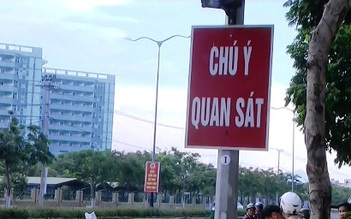 Lao xe lên vỉa hè, hai mẹ con chết thảm