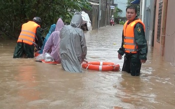 10 người chết, 2 người mất tích trong đợt mưa lũ miền Trung