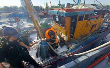 Đà Nẵng: Cháy tàu cá vắng chủ đang neo đậu ở âu thuyền Thọ Quang