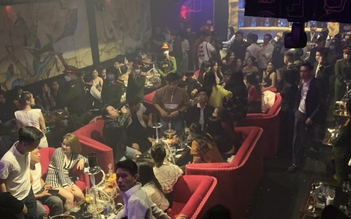 Đà Nẵng: Công an 'đột kích' quán bar Carol Lounge, phát hiện khách dương tính ma túy