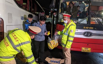 Đà Nẵng: Ngăn chặn 57 xe nhồi nhét khách sau tết