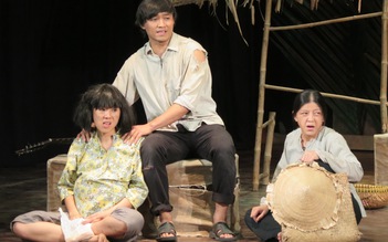 Diễn viên Hồng Trang kể chuyện 'Đời' của 18 năm gắn với sân khấu