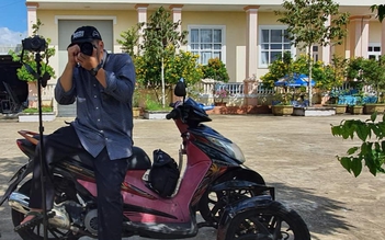 Con tằm khao khát nhả tơ