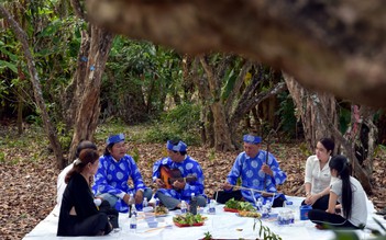 Bên ly rượu, chén trà nghe bài ca vọng cổ