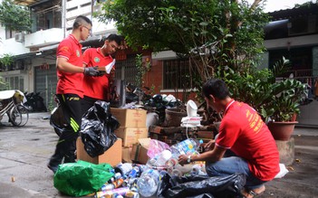 'Đời rác'... Sài Gòn: Những chàng trai tốt nghiệp đại học khởi nghiệp mua ve chai