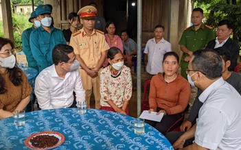 Vụ tai nạn 4 người tử vong ở Thừa Thiên - Huế: 'Chở người trên thùng xe tải là sai'