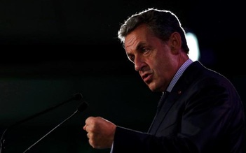 Cựu tổng thống Pháp Sarkozy đề xuất mạnh tay với người nhập cư