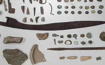 Ngăn vụ rao bán thanh kiếm quý hiếm hơn 2.000 tuổi