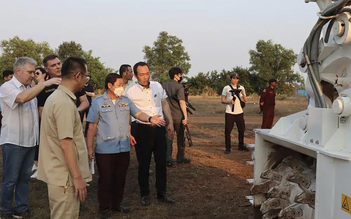 Campuchia giúp Ukraine đào tạo chuyên gia rà phá bom mìn