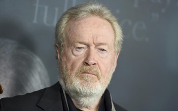 Đạo diễn gạo cội Ridley Scott văng tục với phóng viên trên talkshow