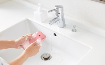 Kyocera giới thiệu điện thoại có thể rửa bằng nước và xà phòng