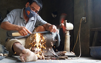 Làng rèn Trung Lương trăm năm vẫn đỏ lửa