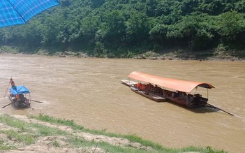 Lật thuyền ở Lào Cai, 1 người chết, 4 người mất tích
