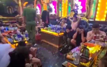 Lào Cai: Bắt quả tang 19 người hát karaoke và sử dụng ma túy giữa mùa dịch