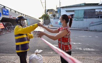 Hơn 8.000 shipper hoạt động lại, giảm tải hàng trăm ngàn đơn hàng 'đi chợ hộ'