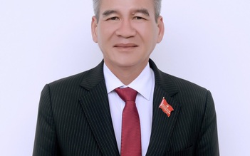 Ông Lữ Văn Hùng được bầu giữ chức Chủ tịch HĐND tỉnh Bạc Liêu
