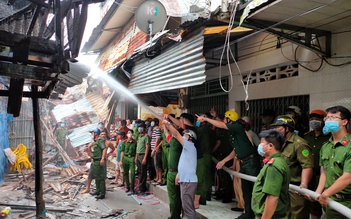 Bạc Liêu: Cháy rụi 2 căn nhà tại chợ Gành Hào