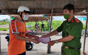 Bạc Liêu: Đi câu giữa lúc giãn cách xã hội, 7 người bị phạt tổng cộng 14 triệu đồng