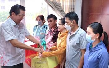 Phó trưởng Ban Nội chính T.Ư Võ Văn Dũng tặng quà tết tại Bạc Liêu