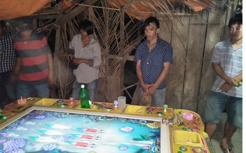 Nhóm thanh niên 'miệt vườn' tổ chức chơi bắn cá ăn tiền, phê ma túy