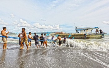 Tiền Giang chờ người hùng 'cứu 22 ngư dân Philippines' về bờ để khen thưởng