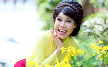 Việt Hương diện áo dài đón xuân, chuẩn bị cho liveshow táo bạo