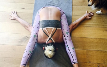 Miley Cyrus chăm tập yoga, phớt lờ tin đồn bầu bì