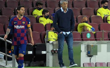 Barcelona sa thải HLV Quique Setien