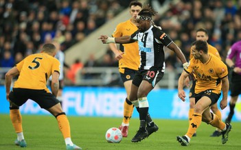 Thắng Wolverhampton 1-0, Newcastle bay đến vùng an toàn