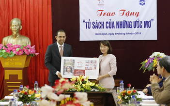 Prudential Finance trao tặng ‘Tủ sách của những ước mơ’ cho thư viện tỉnh Nam Định