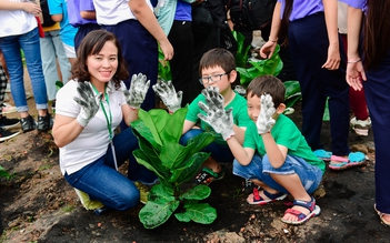 ‘Vườn ươm lộc quý Việt Nam’: Trồng rừng bảo vệ môi trường, chống biến đổi khí hậu