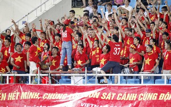 Sân Rajamangala ‘cháy vé’ trận Việt Nam gặp Thái Lan