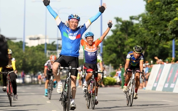 Cua rơ 51 tuổi vô địch giải đua xe đạp mừng Quốc khánh Việt Nam