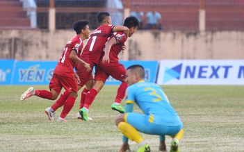 Thắng ngược dù thiếu người, CLB TP.HCM trở lại ngôi đầu V-League 2019