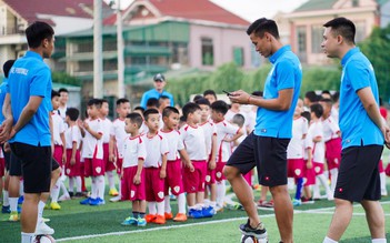 Ngọc Hải, Nguyên Mạnh tập ‘gõ đầu trẻ’ tại Nghệ Football của Trọng Hoàng