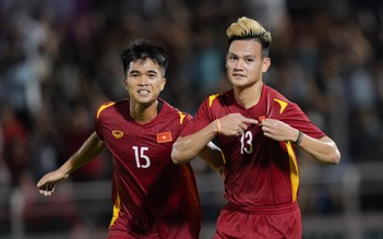 HLV Takayuki Nishigaya sốc trước cách chơi đặc biệt của tuyển Việt Nam