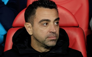Xavi bất ngờ đến Qatar để xử lý khủng hoảng cho Barca