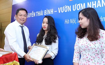 Trao học bổng Nguyễn Thái Bình - Vườn ươm nhân tài LienVietPostBank cho 31 sinh viên khối ngành kinh tế